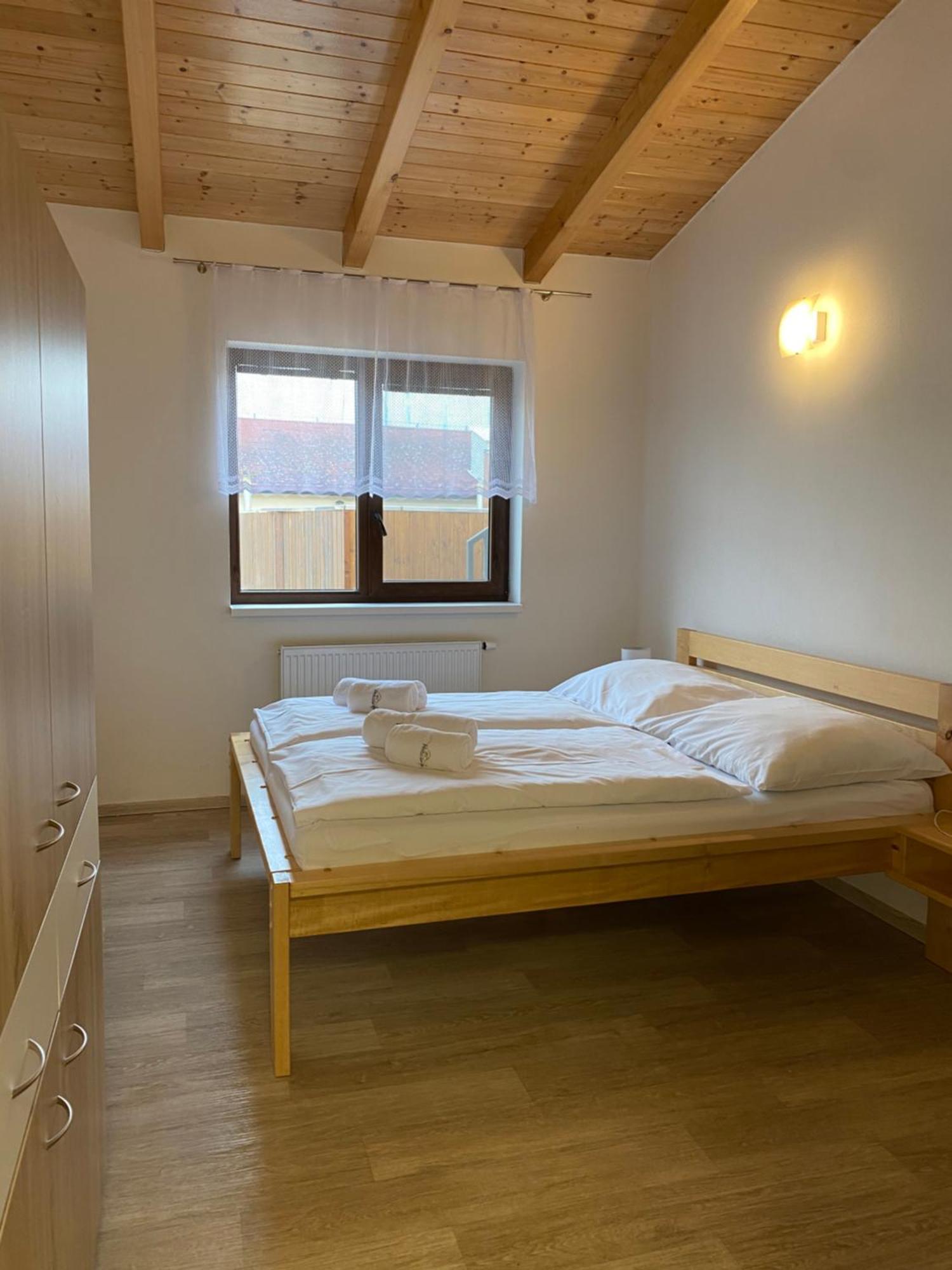 Rodinny Wellness Hotel U Langru Dolni Vestonice Exterior photo